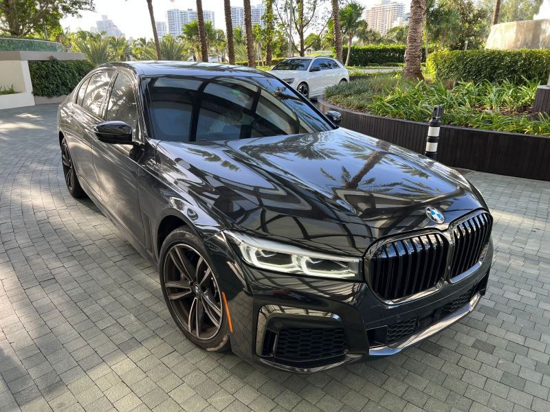 BMW 750i xDrive zu mieten