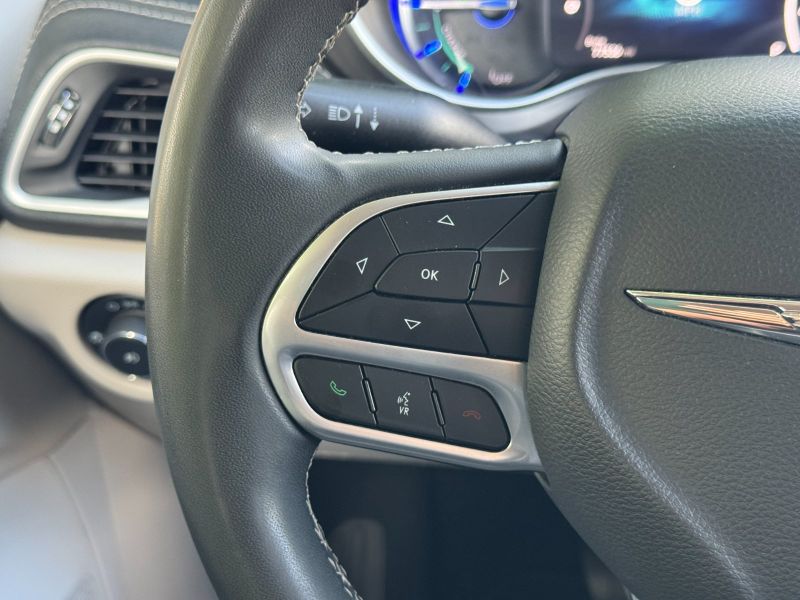 Chrysler Pacifica Hybrid pic #5221