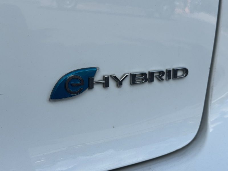 Chrysler Pacifica Hybrid pic #5239