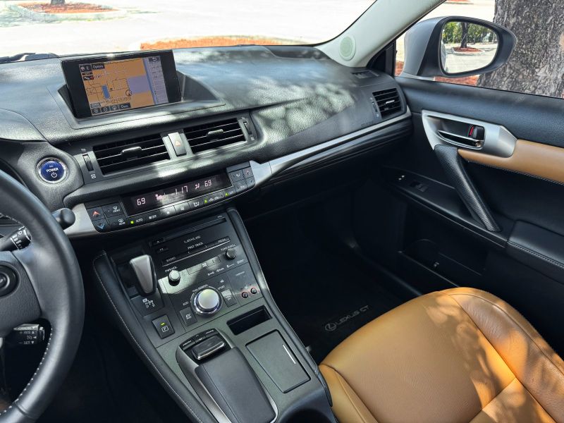 Lexus CT200 Hybrid pic #5326