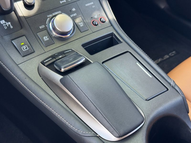 Lexus CT200 Hybrid pic #5328