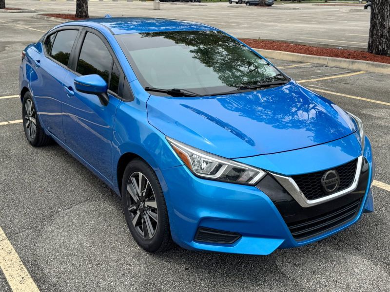 Nissan Versa SV in affitto
