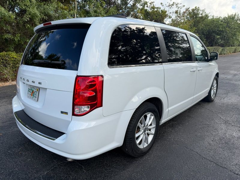 Dodge Grand Caravan zu vermieten