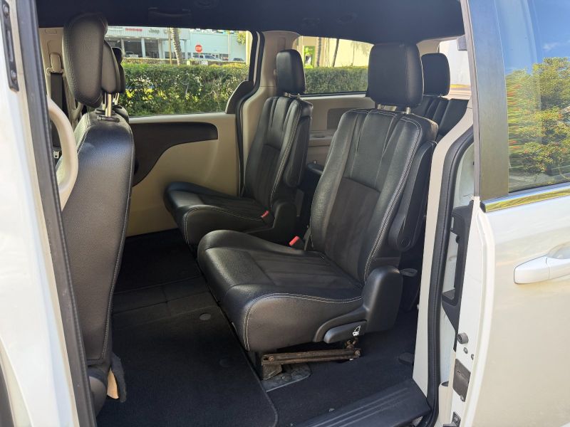 Dodge Grand Caravan pic #5530