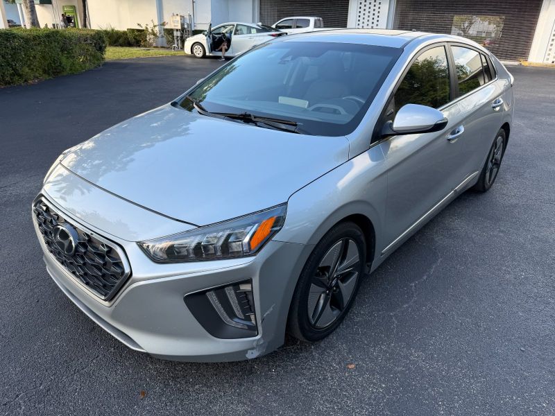 Hyundai Ioniq Hybrid  alquiler en Miami, Florida