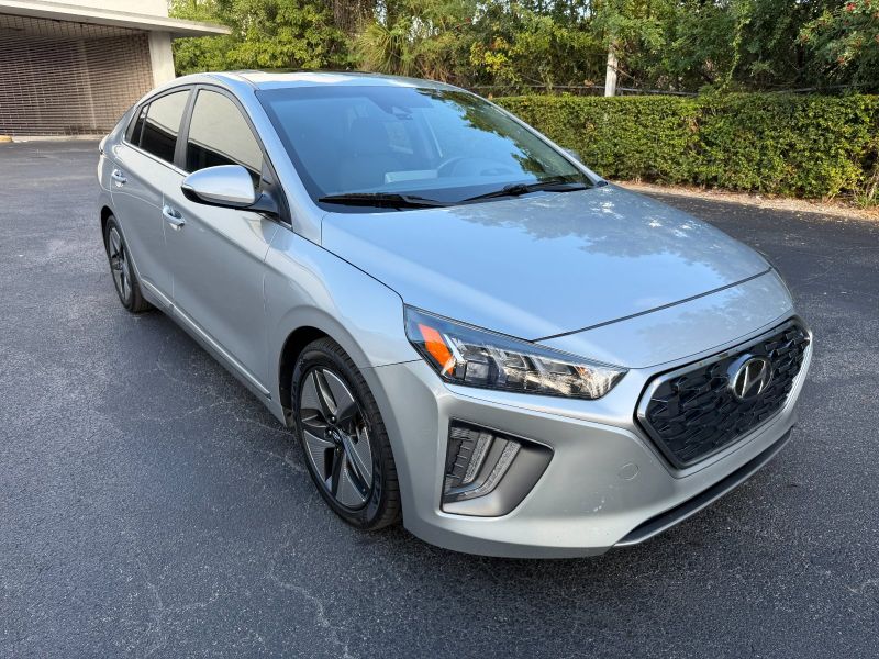 Hyundai Ioniq Hybrid  alquiler de coche
