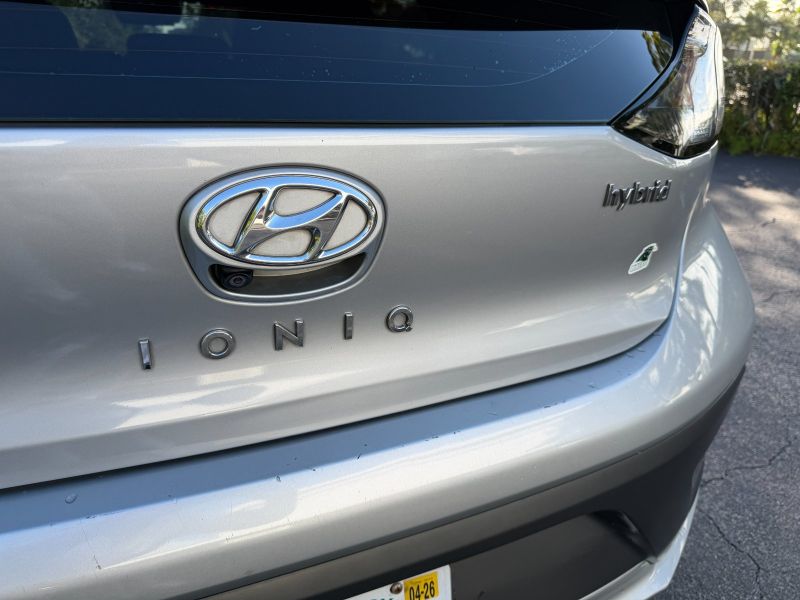 Hyundai Ioniq Hybrid  pic #5603