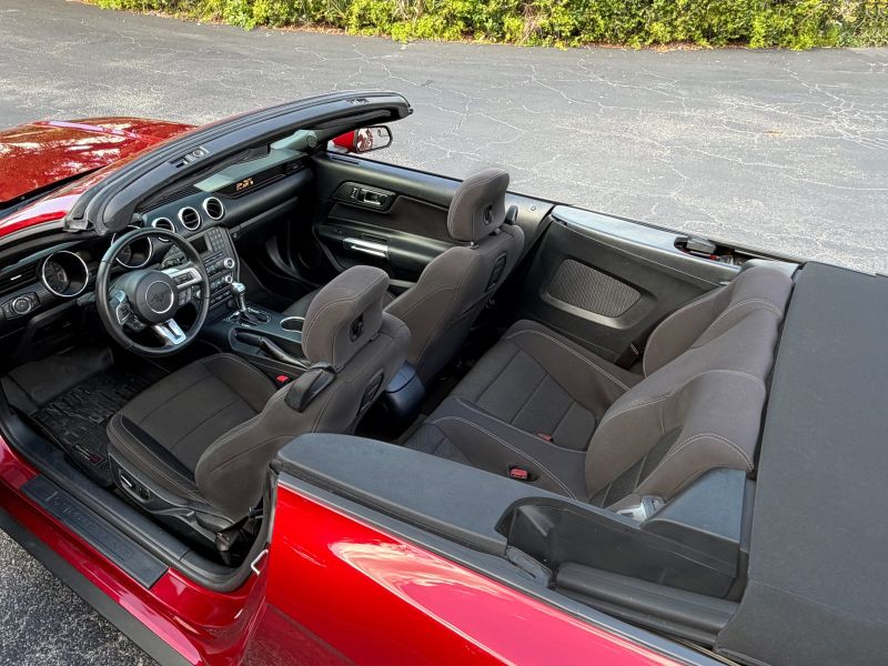 Ford Mustang pic #5802