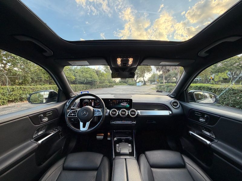 Mercedes-Benz GLB 250 pic #5875