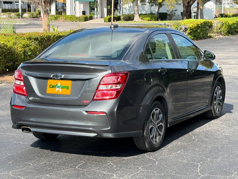 Chevrolet Sonic zu vermieten