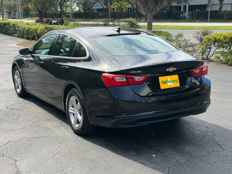 Chevrolet Malibu zu mieten