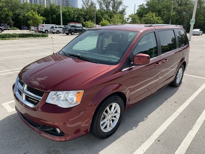 Dodge Grand Caravan noleggio a lungo termine a Miami, Florida