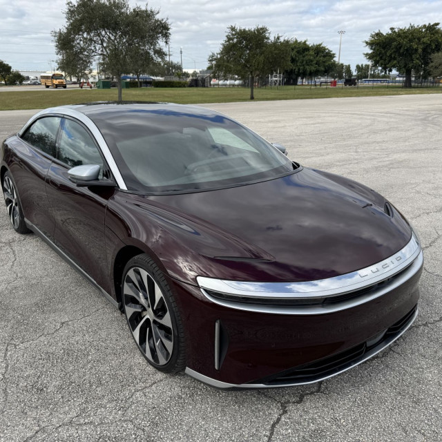 прокат автомобиля Lucid в Майами